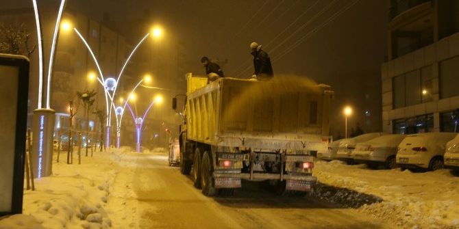 Mardin’de Hastaların İmdadına Paletli Ambulanslar Yetişiyor