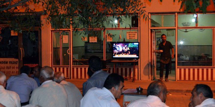 Adilcevazlılar Darbe Girişimine Karşı Meydanlarda