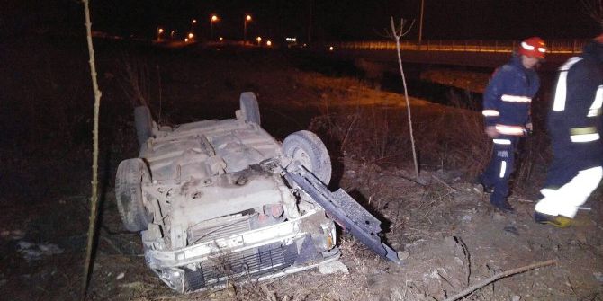 Sakarya’da Otomobil Takla Attı: 5 Yaralı