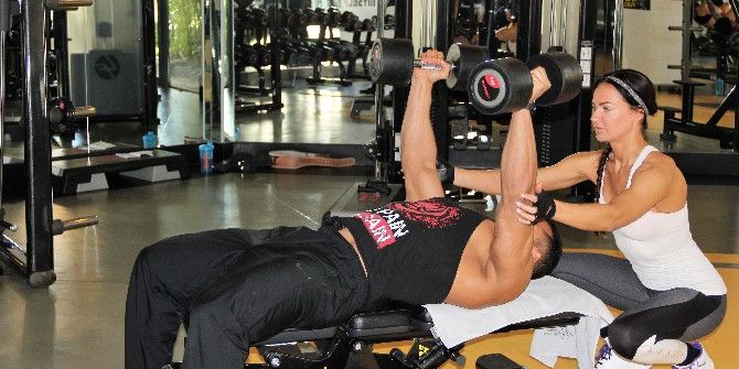 Dünya Şampiyonasına Eşi Hazırlıyor