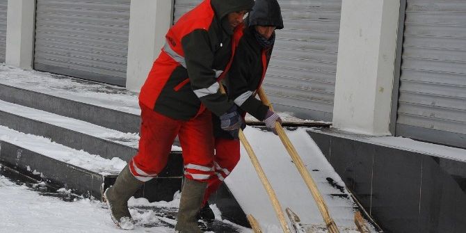 Büyükşehir Belediyesi Kar Temizleme Çalışmalarını Sürdürüyor