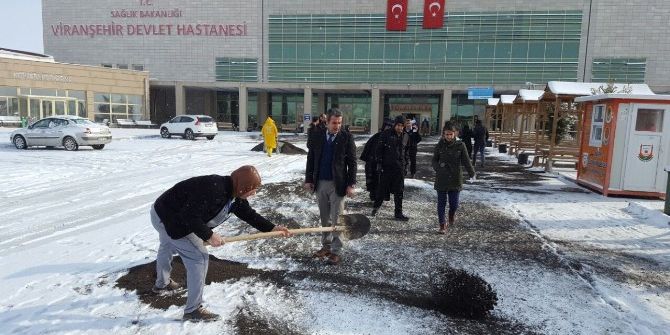Başlık Baş Hekim Erkan’da Kar Mesaisi