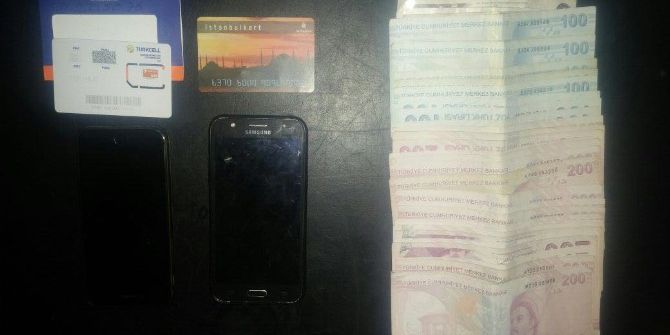 Kartal Metro Çıkışında Deaş Şüphesiyle Bir Şahıs Gözaltına Alındı