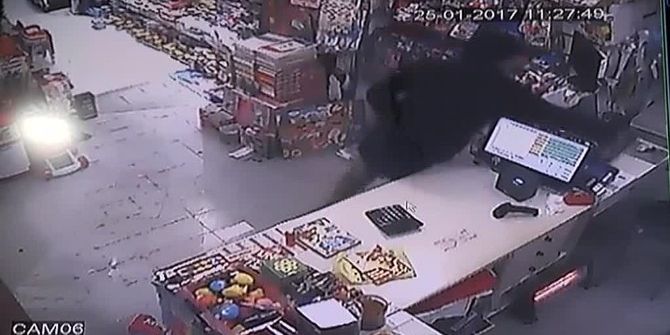 Kırtasiyede Hırsızlık Kameraya Yansıdı
