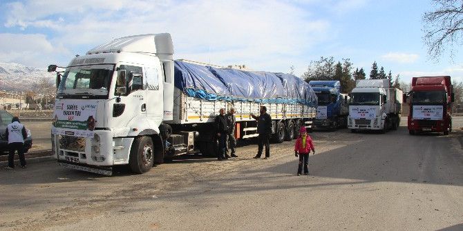 Kahramanmaraş’tan Suriye’ye 5 Tır Yardım