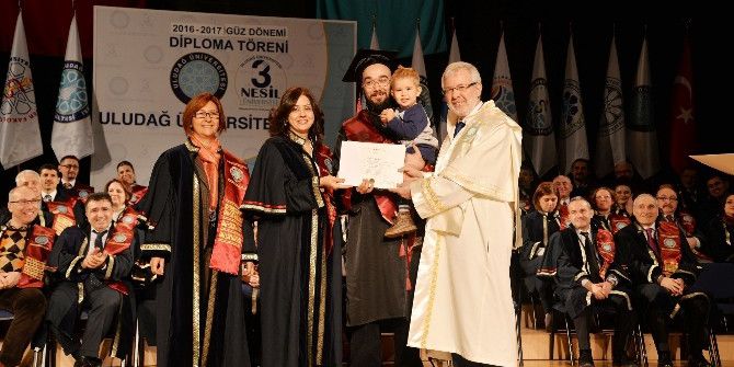 Kaza Sonucu Ayrıldığı Fakülteden 18 Sene Sonra Mezun Oldu