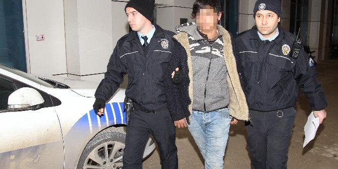 Mezarlıkta Uyuşturucu Sattığı İddia Edilen 15 Yaşındaki Çocuk Kovalamaca Sonucu Yakalandı