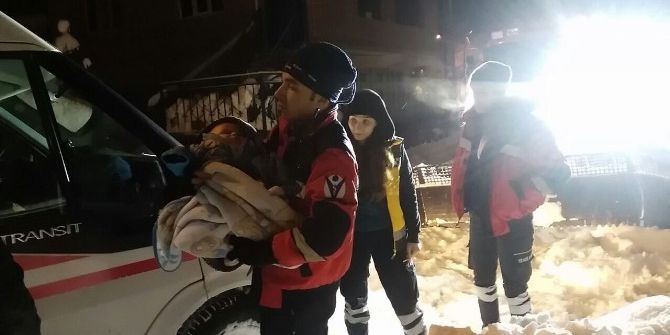 Kar Yağışının Etkili Olduğu İlçelerde Afad Ve Umke Hayat Kurtarmaya Devam Ediyor