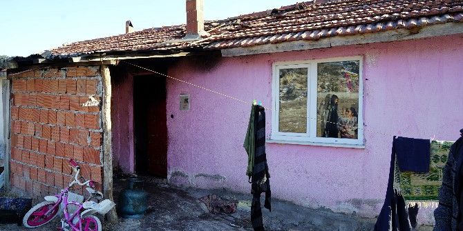 6 Kişilik Aile, Kış Günü Evsiz Kaldı