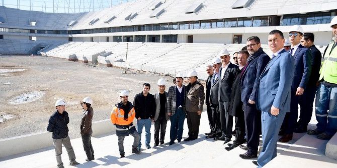 Başkan Sözlü Stadyum İnşaatını Gezdi