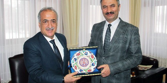 Adalet Akademisi Başkanı’ndan Rektör Çomaklı’ya Ziyaret