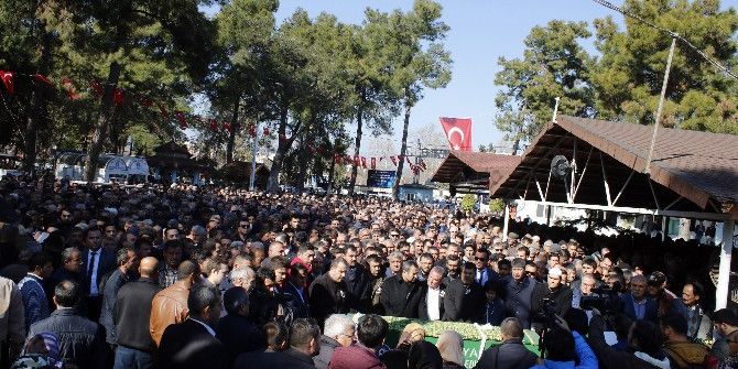 İş Adamının Yakılarak Öldürülen Oğlu Son Yolculuğuna Uğurlandı