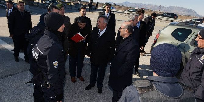 Vali Demirtaş, Polis Uygulama Noktalarını Denetledi