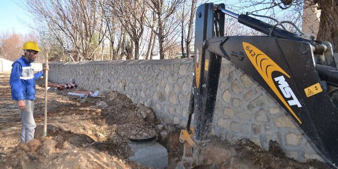 Maski Başdirek Mahallesine 4,8 Km Kanalizasyon Hattı İnşa Ediyor