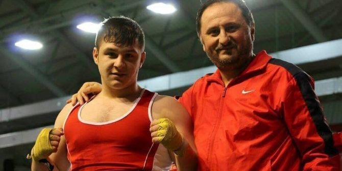 Gençler Boks Şampiyonası’nda Mustafa Kuşgözoğlu, Gümüş Madalyaya Uzandı