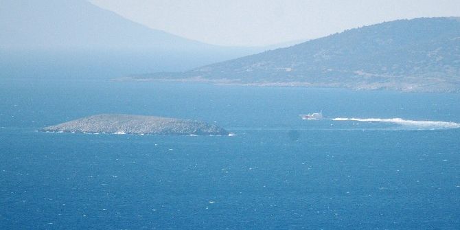 Türk Sahil Güvenlik Uçağı Kardak’ın Üzerinde Alçak Uçuş Gerçekleştirdi