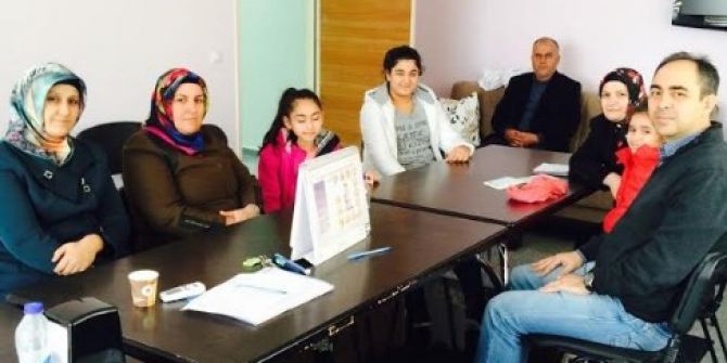 Hastanede Diyabetli Çocuklara Eğitim Veriliyor