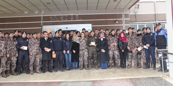 Şehit Yakını Ve Öğrencilerden Polise Mektupla Destek
