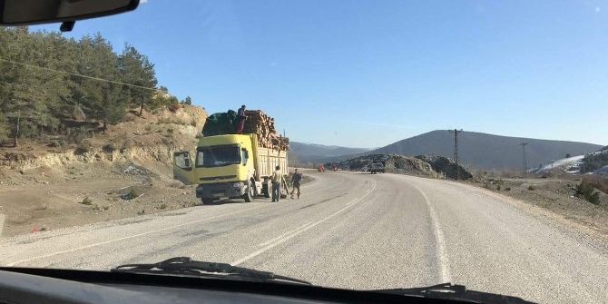 Tomruklar Yola Saçıldı