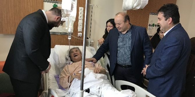 Yatan Hastalarla Bir Araya Geldiler
