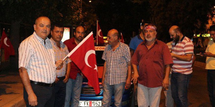 Taksiciler Demokrasi Nöbetinde