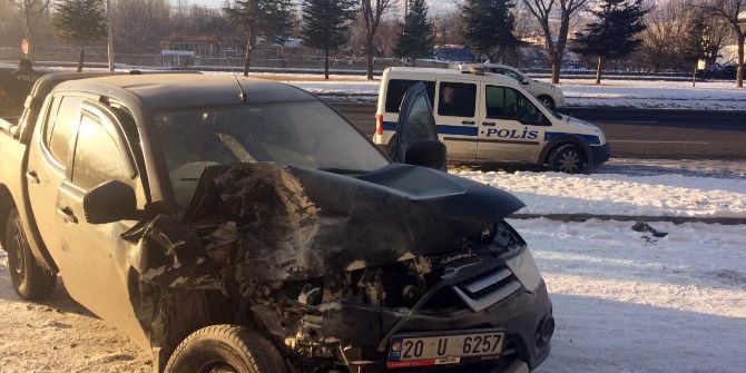 Niğde’de Trafik Kazası: 1’i Polis 5 Yaralı