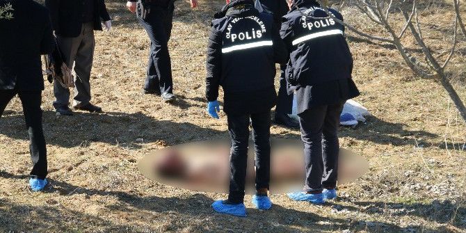 Dövülerek Öldürülen Şahsın Cesedi Çıplak Halde Bulundu