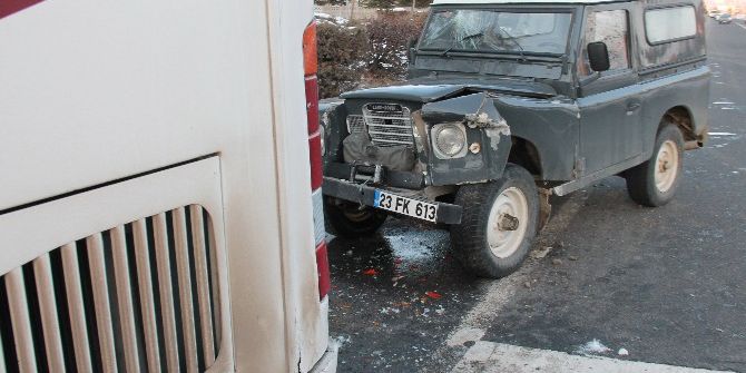 Elazığ’da Trafik Kazası: 4 Yaralı