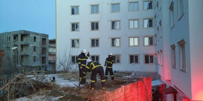 Metruk Evde Yangın Çıktı