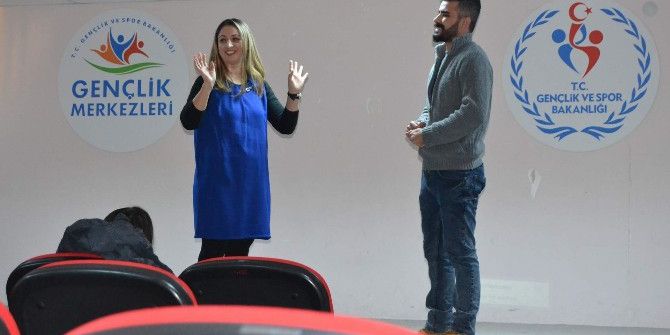 Gençlere Diksiyon Eğitimi Verilmeye Başlandı