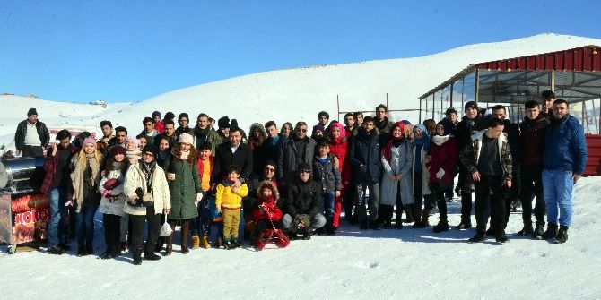 Pursaklar’ın Gençleri Kayağın Keyfini Çıkarttı