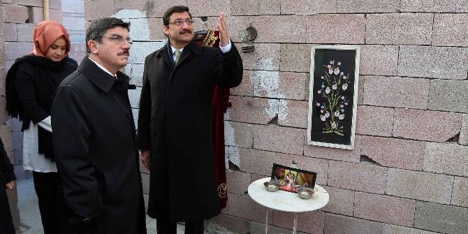 Suriye’deki Savaşın Acı Yüzünü Keçiören’e Taşıyan Halep Evi’ni Ak Parti Genel Başkan Yardımcısı Yasin Aktay Da Ziyaret Etti