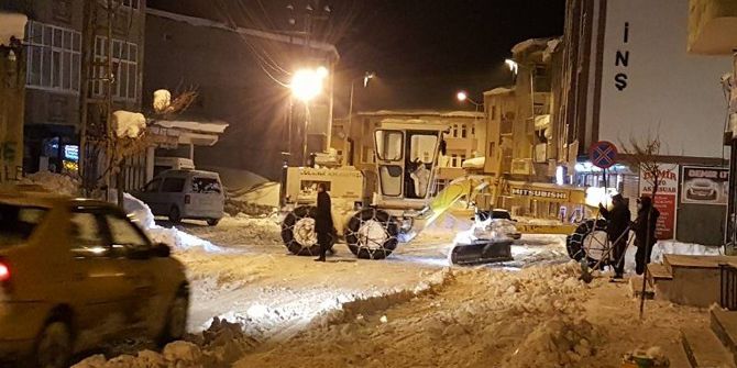 Bulanık Belediyesinden Gece Mesaisi