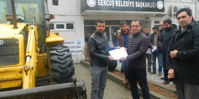 İş Makinesi Operatörlük Kursiyerleri Belge Aldı
