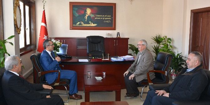 Milletvekili Hakkı Köylü’den, Milletvekillerinin ’Güçlü Türkiye İçin Evet’ Mesajlaşmalarına Tepki