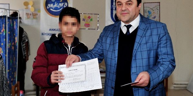 Ankara Büyükşehir Belediyesinden, Yetim Çocuklara Karne Hediyesi