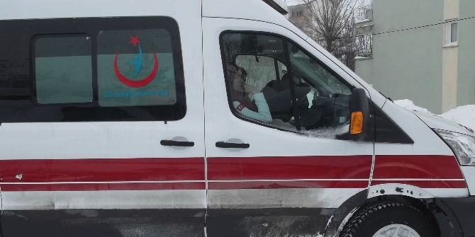 Muş’ta Kepçeyle Hasta Kurtarma Operasyonu