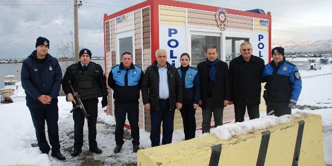 Giresun’da Uygulama Yapan Polislere Tatlı İkramı
