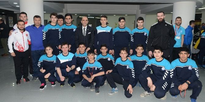 Başarılı Sporculara Ödül