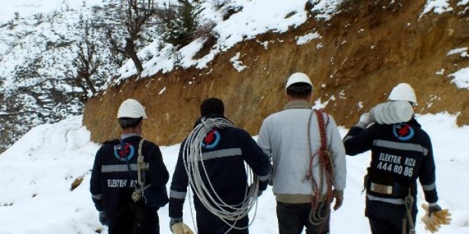 Avcılar Yüzünden 20 Köy Karanlıkta Kaldı