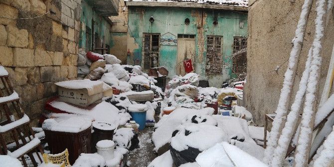 Evden 4 Kamyon Çöp Çıktı