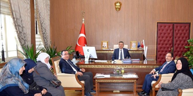 Kadın Çiftçilerden Vali Elban’a Ziyaret