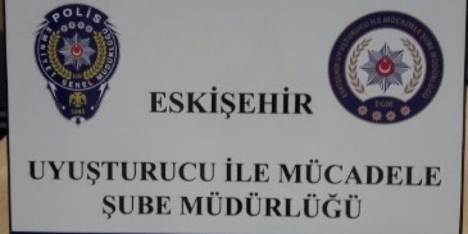Eskişehir’de Uyuşturucu Ticareti Yapan 2 Şüpheli Tutuklandı