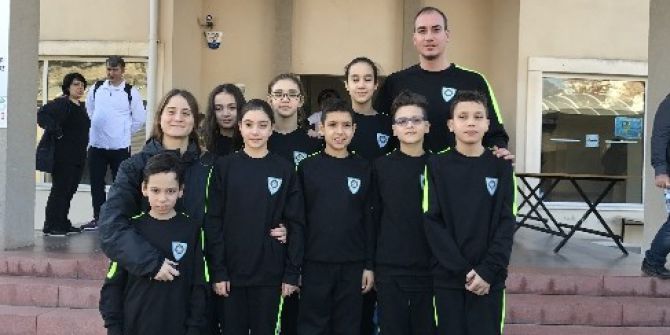 Genç Yüzücüler Gelecek İçin Umut Verdi