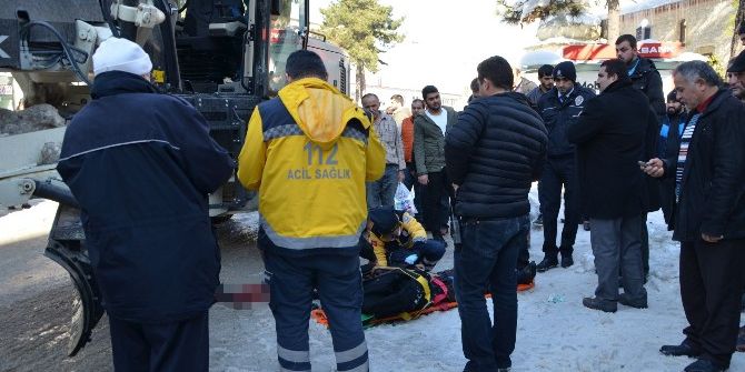 Greyderin Çarptığı Yaşlı Adam Hayatını Kaybetti