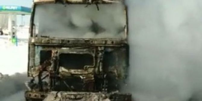 Sivas’ta Mobilya Yüklü Tır Alev Alev Yandı