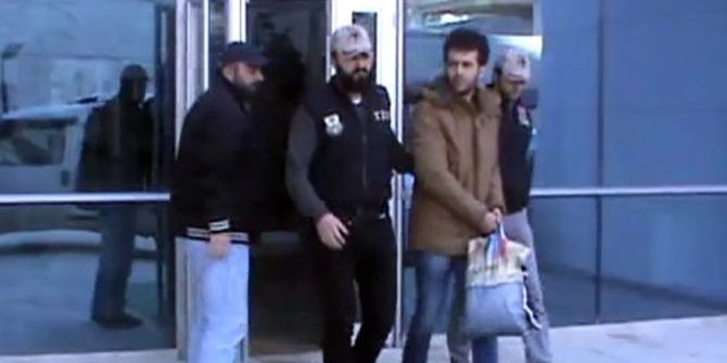 Yurt Dışına Kaçmak İçin Sahte Kimlikle Pasaport Almaya Çalışan Pkk’lı Yakalandı