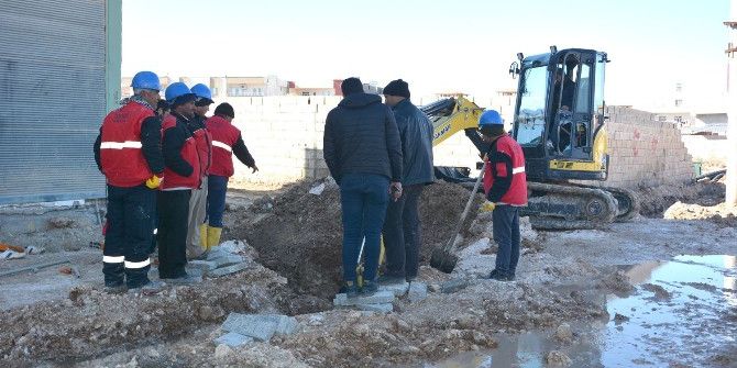 Ceylanpınar’da Elektrik Şebekesi Yer Altına Alınıyor