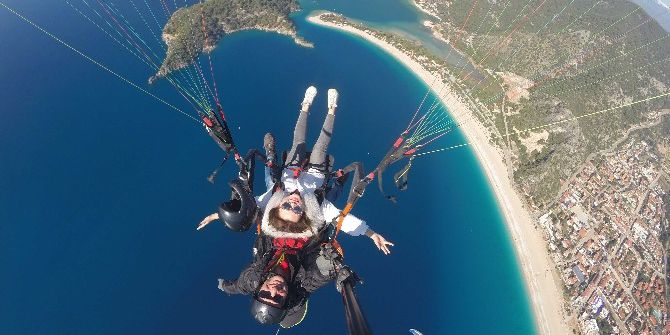 Çinliler Yeni Yılı Ölüdeniz Semalarında Kutladı