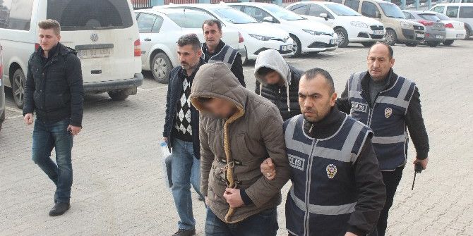 Sosyal Medyadaki Paylaşım Yapan Gençler Adliyeye Sevk Edildi